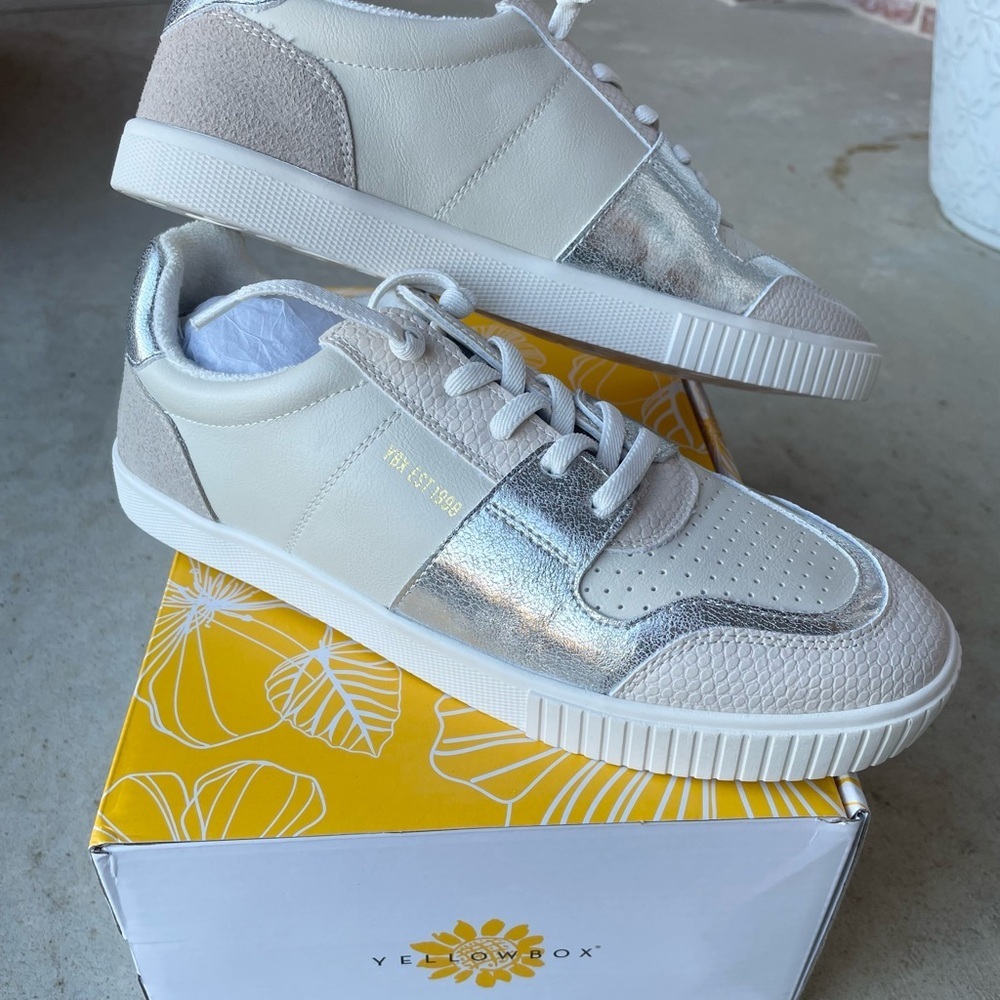 Yellow Box Draton Slip-On Women’s Sneaker with Silver Detail Size 7.5 New in Box - Picture 6 of 10